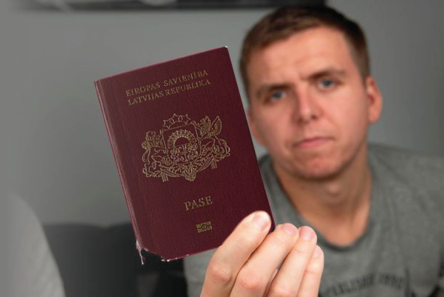 Что делать, если вы постирали паспорт или его пожевала ваша собака?